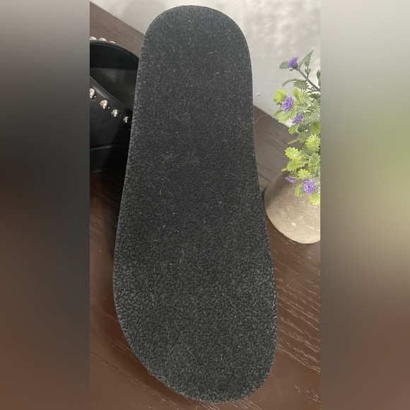 Sandals - Picture 3 of 6